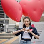 Ali Lee Instagram – 元宵佳節．花好月圓🌸

祝大家心心雙印、手手雙連、雙依雙伴

我與小丸子及花輪同學送上祝福❤️

今日是Chubby hearts 留港的最後一天，跟與你心連心的人去打卡吧💞

#CHUBBYheartsHK #CHUBBYhearts #HongKongDesignCentre #HKDC #香港設計中心 #MegaACEFund #ipshkg @hkdesigncentre @ipshkg