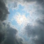 Ali Lee Instagram – 答案很誠實．因為誠實，所以不再執着。

最輕鬆的生活是 ． 只留下真正需要的 其他都扔掉。
心靜了 活得明白了，一切也清晰了。🌾

#ALife