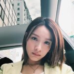 Ali Lee Instagram – 反覆燒了三天，還好大家都覺得我個樣扮到精神🤞🏻
身邊好多人都病，送俾仲未好返嘅你哋💪🏻

但願日子簡單，抬頭所見盡是溫柔☁️

#ALife