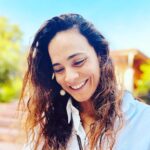 Alice Braga Instagram - A alegria de sair mais cedo do trabalho • The happiness of leaving work early