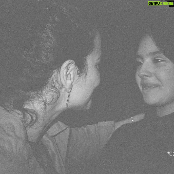 Alice Braga Instagram - #tbt saudade de um @rockinrio (sim, o hobby favorito dos últimos tempos: fotos com câmera analógica) Quem ama festival que nem eu? - #tbt missing a music festival @rockinrio (Yep. Addicted to my film camera)
