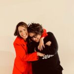 Alice Braga Instagram - Sobre um dia feliz. De risadas, abraços, moda, cerveja e muita colaboração. Um dia dos que mais gosto, na cidade que mais amo. Obrigada @stellaartoisbrasil e @neriage_ pelo convite lindo e potente Obrigada a todxs que ajudaram essa jornada corrida, criativa e feliz