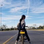 Alice Braga Instagram – Recebi a notícia pelo Gabriel de que ganhamos Melhor Ator e Melhor Atriz de cinema no Prêmio APCA (um dos mais importantes do Brasil \o/), o que só deixou ainda mais especial essa história de ‘Eduardo e Mônica’ (sim, tô desde ontem cantando essa música).
 Gab, sua entrega, sua paixão e generosidade me emocionam e inspiram. Seu Eduardo foi fundamental pra construir a minha Mônica. Ela também é sua. Foi um projeto desafiador, já que quase todo mundo no Brasil conhece ‘Eduardo e Mônica’. Foi lindo falar de amor e celebrar as diferenças. Esse prêmio tem um valor muito grande. É uma honra imensa receber o APCA. 

Obrigada Bianca De Felippes, produtora do filme, e René Sampaio, diretor, por não terem desistido de mim nesse papel! E quem me irá dizer que não existe razão? 

‘Eduardo e Mônica’ tá disponível no @globoplay