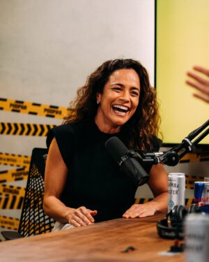 Alice Braga Instagram - Alice Braga no Podpah! 💛