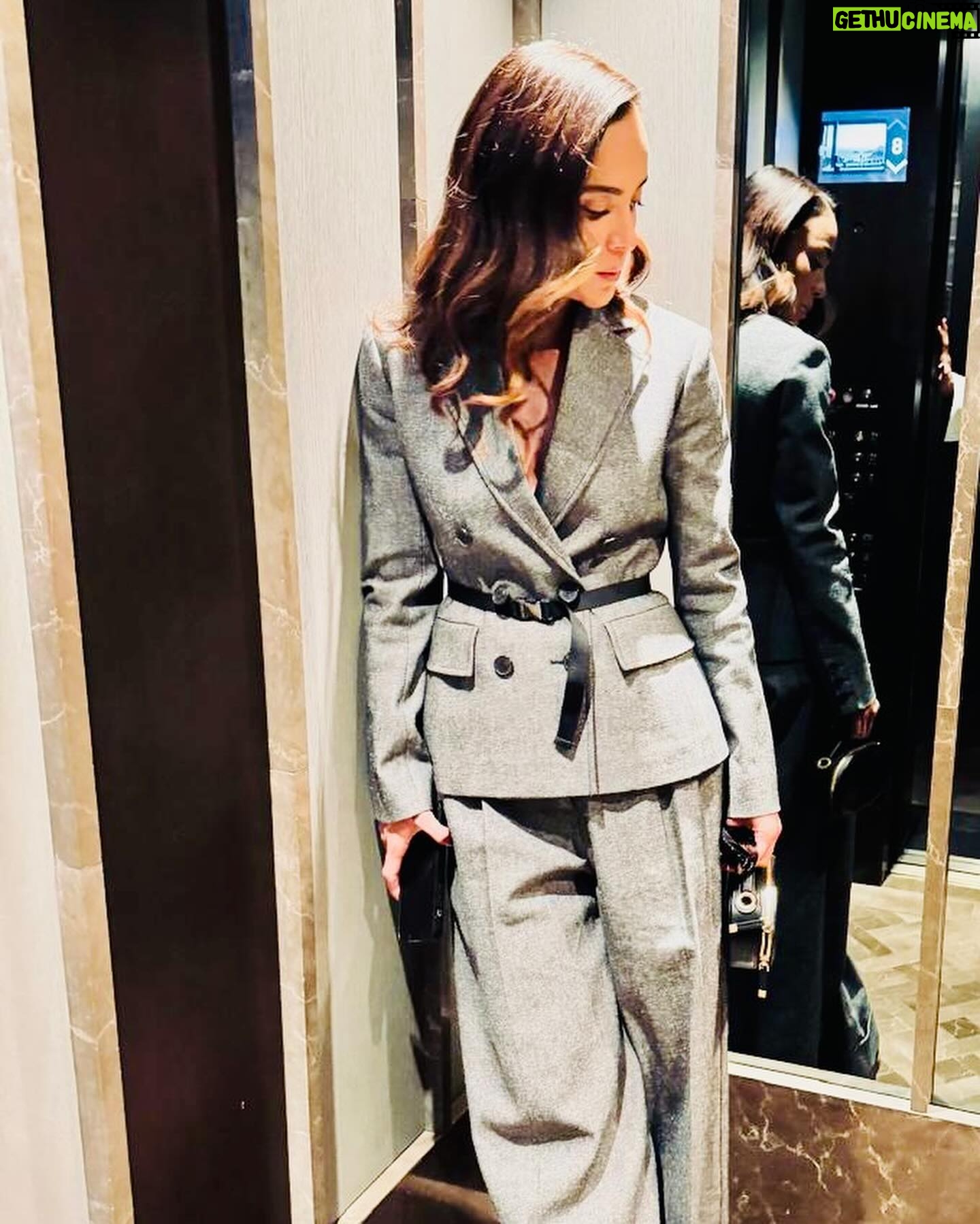 Alice Braga Instagram - #tbt An incredible day celebrating art, Marlene Dietrich and feminism. @mariagraziachiuri is absolutely brilliant and inspiring. @dior • Dia incrível celebrando arte, Marlene Dietrich e feminismo Maria Grazia Chiuri é absolutamente brilhante e inspiradora @marieclairebr 🖤