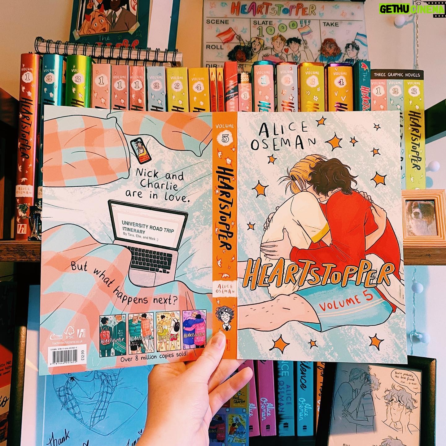 Alice Oseman - 505.7K Likes - The full cover of Vol 5!!! Kind of obsessed with how this one turned out 🧡