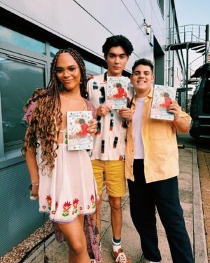 Alice Oseman Instagram - While I was on set this season, I was able to gift some copies of Vol 5 to the wonderfully talented and hardworking cast of @heartstopper (including some not pictured here)! Massive thank you to this lovely lot for letting me bother you with photo requests while you were all very tired and working very hard. Vol 5 will be coming to life in season 3! 📚