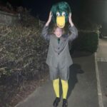 Alice Oseman Instagram - pesky bee #dhmis #donthugmeimscared #halloween