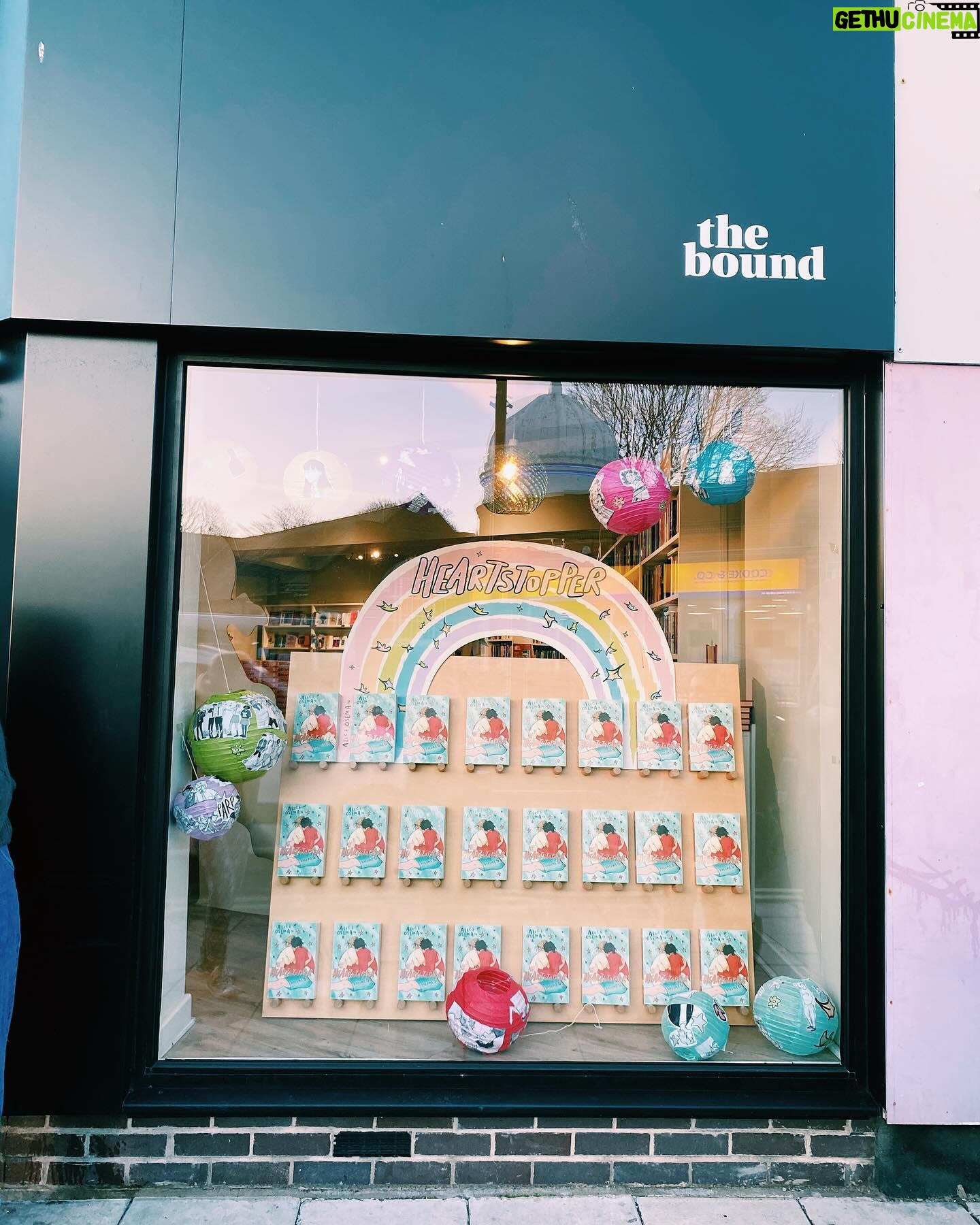 Alice Oseman Instagram - Thank you so much to everyone who came to see me on my little book tour this week, and thank you to the bookshops for having me!! It was so lovely to meet so many readers (and cute dogs!!) 📚