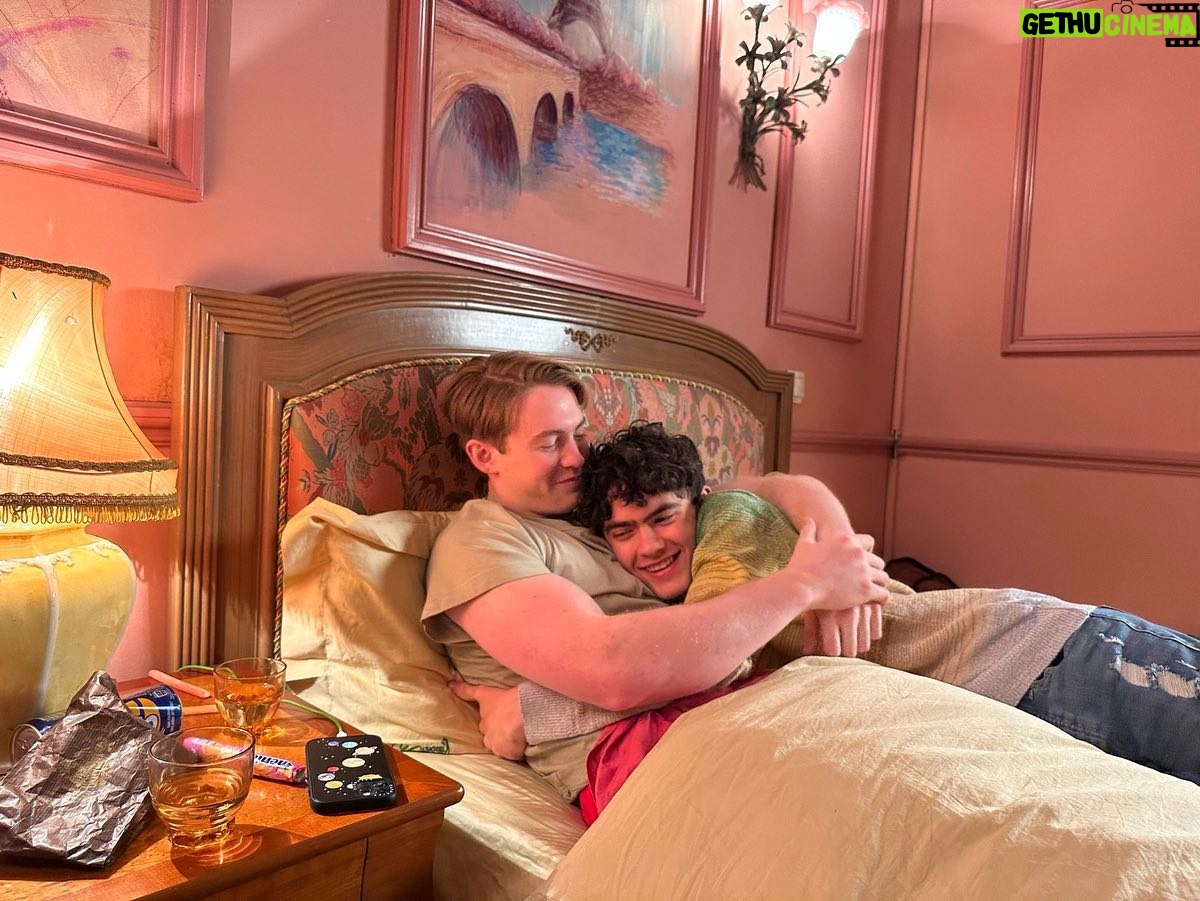 Alice Oseman - 1.3 Million Likes - Happy one week of Heartstopper S2 🍂❤️🩹
@sam.arbor directed a little improv scene with these two to capture the photo Nick posts on Instagram in ep 8 ❤️ Shout out to Kit and Joe and the whole cast for making these little unscripted moments look effortless and magical even though they’re probably talking about something very rude!