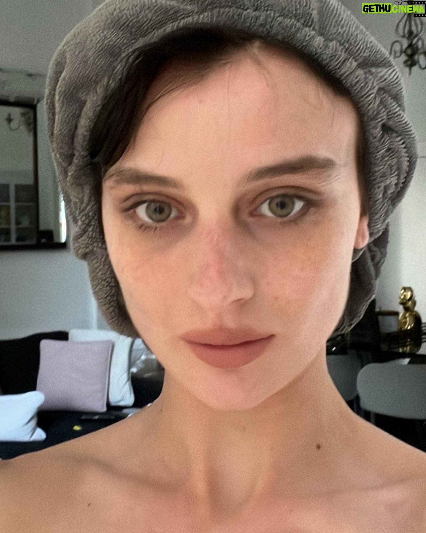 Alice Pagani Instagram - on mission for my own peace