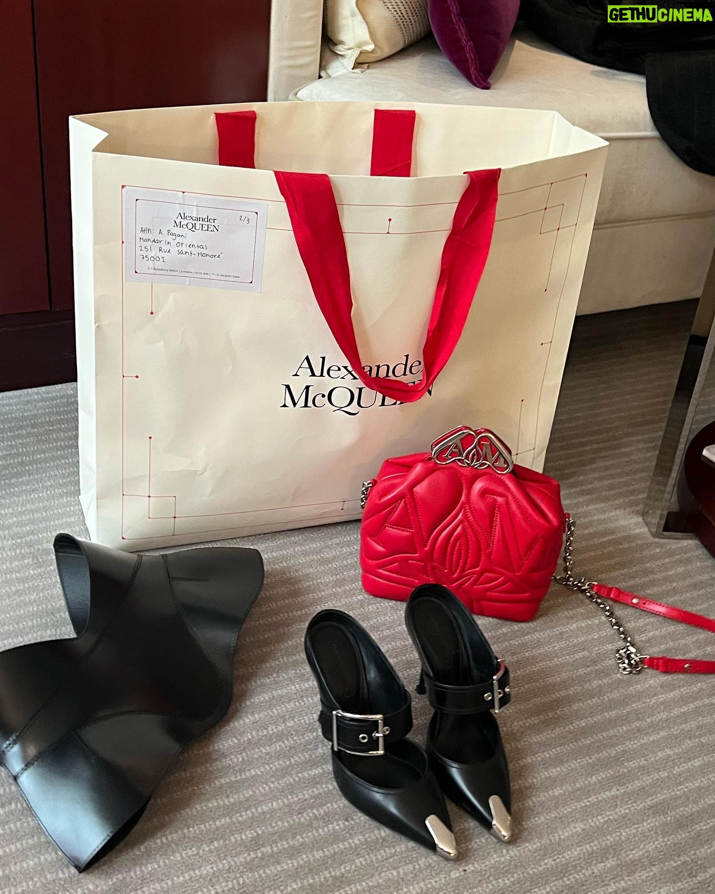Alice Pagani Instagram - Sarah Burton is brilliant and her new @alexandermcqueen collection surprised me. Thanks for having me. #PFW