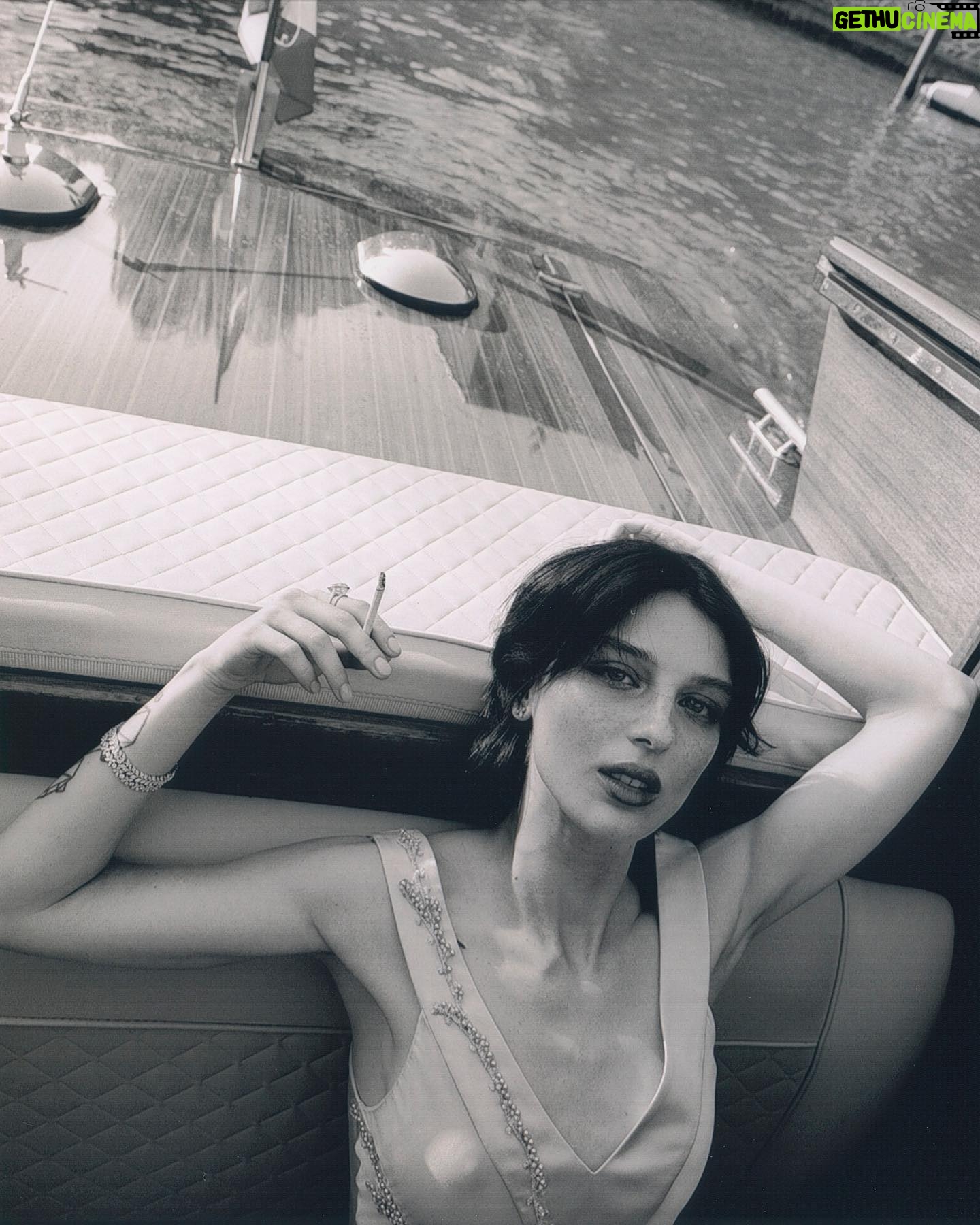 Alice Pagani Instagram - At the 80th 🌊 @labiennale Thanks to my fabulous team !✨ photo @ilariaieie styling @riccardomariachiacchio dress @antoniomarrasofficial jewels @tiffanyandco make up @nikipinna hair @salonesantagnese photographer’s assistants @ginger_gio @lorenzoferranti_ Agency @upgradeartist ❤️ #adv