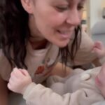 Alicia « Shanna » Kress Instagram - Ces moments 😍 Jpeux mourir ❤️😂 J’ai une gueule 😳😂😂😂 vivement que la nounou arrive et que je puisse prendre un peu soin de moi 🤩🙏🏼 en attendant priorité à ces moments 🙏🏼❤️