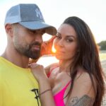 Alicia « Shanna » Kress Instagram - Bientôt 3 ans déjà 😍🙏🏼 Qui l’aurait cru ? 🤫 Rencontrer son âme sœur c’est tellement incroyable au quotidien 😍🙏🏼 pas tous les jours facile 😂 mais … l’amour grandit tous les jours et le notre est juste magique 🙏🏼 ♥️Et vous depuis combien de temps êtes-vous en couple ? PS : puisque c’est un post partagé moi aussi je vous dis 2 mots 😝 je vous souhaite de trouver votre moitié, celle pour qui vous avez été mis sur cette terre ♥️ #couplelove #couplephotography #hug
