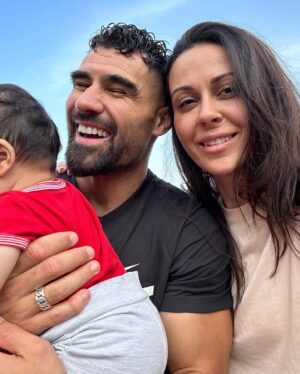 Alicia « Shanna » Kress Instagram - Un an jour pour jour où tu es arrivé mon fils! 😍♥️
Tu m’as transformé je suis une autre femme et je préfère tellement celle que je suis devenue grâce à toi et à ton papa 😍♥️🙏🏼
J’me rappelle,
moi qui disait “je ne sais pas si j’aurai l’instinct maternelle 😣”
😂😂😂 tu ne peux pas avoir plus l’instinct maternelle que moi 😂😍🙏🏼
Tous les jours on vit une aventure à tes côtés mon fils! Une aventure exceptionnelle Notre trésor ♥️♥️♥️♥️
Tellement hâte de découvrir la suite ♥️