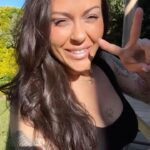 Alicia « Shanna » Kress Instagram – Alors avant d’être enceinte j’avais déjà des taches, la grossesse avec les hormones a amplifié les taches, sachant que je ne me suis quasiment pas au soleil cet je connaissais le risque.
J’ai commencé a les appliqué en janvier et j’ai accouché le 20 novembre. Je ne sais pas si après la grossesse sans crèmes les taches diminuent, ce que je sais c’est que j’en avais vraiment un peu partout.

Crème de jour : CAUDALIE : vinoperfect anti-taches
Crème de nuit: CAUDALIE : vinoperfect crème de nuit glycolique anti-taches 
Peeling : SVR Clairial peeling night peel 

Encore une fois je suis ni docteur, ni dermato je vous explique ce que j’ai fais et ça a l’air de plutôt bien marché 😍🙏🏼
Que pensez-vous du avant après ? 
Bisous les meufs ! 
Bon week-end 🎉☺️