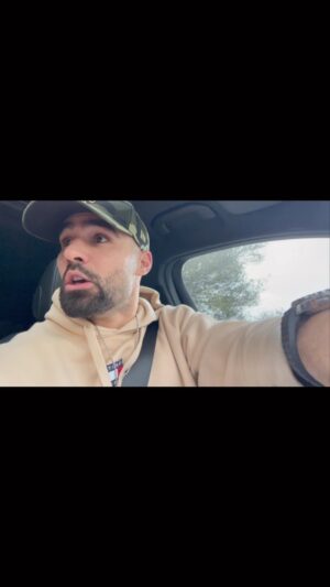 Alicia « Shanna » Kress Instagram - OUI JE L’AI RETROUVÉE ! 😡

Impossible de me résigner à attendre l’enquête j’ai moi-même décider de retrouver les cambrioleurs et ce qu’ils nous ont volé DONT LA VOITURE !

J’ai pris des decisions dont je suis fier puis d’autres que je regrette et vous les retrouverez toutes dans notre vlog YouTube dont le lien est dans notre bio Instagram.

En espérant que ça aide aussi certains à comprendre et mieux connaître les différentes possibilités si malheureusement, ça vous arrive à vous aussi.

#vol #voiture #rangerover #enquete