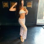 Alicia « Shanna » Kress Instagram - Quand je me lève le matin je kiff enfin ma silouhette J’ai du attendre 7 mois mais j’y suis arrivée 😍 Comme vous le savez j’en ai chié 😂💪🏼 Ma sage femme m’avait dit 9 mois pour faire et 9 mois pour défaire 🙏🏼 j’étais pas loin Je suis maman et femme mais je vis les 2 en étant très épanouie du fait qu’à j’ai pu retrouver ma silouhette ! C’était quelque chose qui était important pour moi 🙏🏼 En vrai je ne me pèse presque jamais parce qu’il faut savoir que le muscle pèse plus lourd que la graisse par contre c’est quand je me vois dans le miroir que je suis satisfaite ou non Prochaine étape un boule qui chamboule 😂💪🏼💥 Jvais y arriver ! Je continue @fitness_camp_officiel_ 💥💪🏼💪🏼 si vous avez envie de vous motiver avec moi cest l’Instagram de mon programme, de mes recettes ect… 😍 #team Bisous à tous bonne soirée