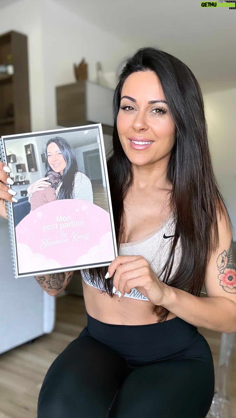 Alicia « Shanna » Kress Instagram - C’est l’anniversaire ! 🎁 Il y’a un an je sortais mon ebook post-partum, pour l’occasion j’ai décidé de vous l’offrir à nouveau 😍 Retrouve-le sur fitnesscamp.fr ou dans le lien en bio. 👉Je vous réponds à quelques questions sur mon ebook en vidéo, si vous souhaitez en savoir plus n’hésitez pas à me dire en commentaires ! 🥰 Et bon courage à toutes les femmes, que vous soyez enceinte ou non, pour prendre soin de vous (et de votre périnée) ! 💪 #postpartum #postpartumfitness #perinee #périnée #etrefemme #femmeenceinte #futuremaman #nouvellemaman #mamanendevenir #maman #mamanheureuse #mamanblogueuse #monhistoire #shannakress #ebook #anniversaire #1an #gratuit #offert