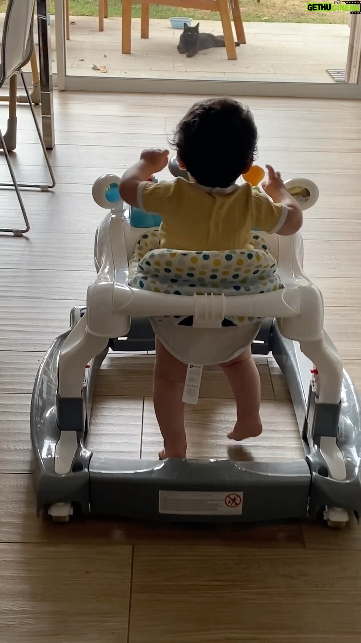 Alicia « Shanna » Kress Instagram - Être maman ♥️ comment de passe vos matinées avec bébé ? 😍