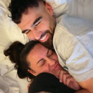 Alicia « Shanna » Kress Instagram - Un moment en amoureux qui a failli mal finir 😂
Ça fait du bien de se retrouver ❤️
Bon week-end à tous les amis 

Retrouvez l’intégralité de notre petite escapade dans notre dernier vlog le lien est dans notre bio 👍