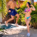 Alicia « Shanna » Kress Instagram – 🥵 L’ÉTÉ VA ÊTRE CHAUD !

Du débutant au confirmé, si tu cherches une source de motivation pour te sentir bien dans corps … TU ES AU BON ENDROIT 🤩

Notre programme est accessible à toutes avec l’option ALTERNATIVE sans saut que tu retrouveras dans CHAQUE séance 😉
Grâce à nos séances 20 min intense spécial Summer body, tu vas sécher, te muscler et être fière de toi cet été 🔥

✊ Passe à l’action pour préparer ton summer body avec nous : rdv sur www.fitnesscamp.fr pour profiter de l’offre de lancement 🚀

À toi de jouer 👉 envoie-nous ta vidéo du challenge en DM ou identifie-nous 💪