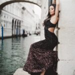 Alicia « Shanna » Kress Instagram – Quelle est votre photo préférée? ✨

📸 @cristina_viadana 
👗 @weddings_secrets 

#venise #love #amour