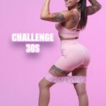 Alicia « Shanna » Kress Instagram - 💥 CHALLENGE 30s💥 Qui peut me battre?! 👊🏻 Tague une pote qui doit faire ce challenge ! 🍑💥😝 Combien peux-tu faire de squats en 30s? Dites moi en commentaires mais surtout je veux voir vos vidéos 😝 tagguer moi ainsi que le compte @fitness_camp_officiel ! C’est partit pour avoir le 🍑 en 🔥 Et bien évidemment faites le challenge avec les bandes vous verrez c’est beaucoup moins facile 😜 LET’S GOOOO