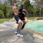 Alicia « Shanna » Kress Instagram - Fail complet 🤦🏻‍♂️ Je cherche encore ce qui n’a pas marché ! AIDEZ-NOUS À RÉUSSIR CE CHALLENGE 😂 Envoyez vos conseils, on va retenter 💪🏻 #challenge #fitnesscamp #fitnesschallenge #fail