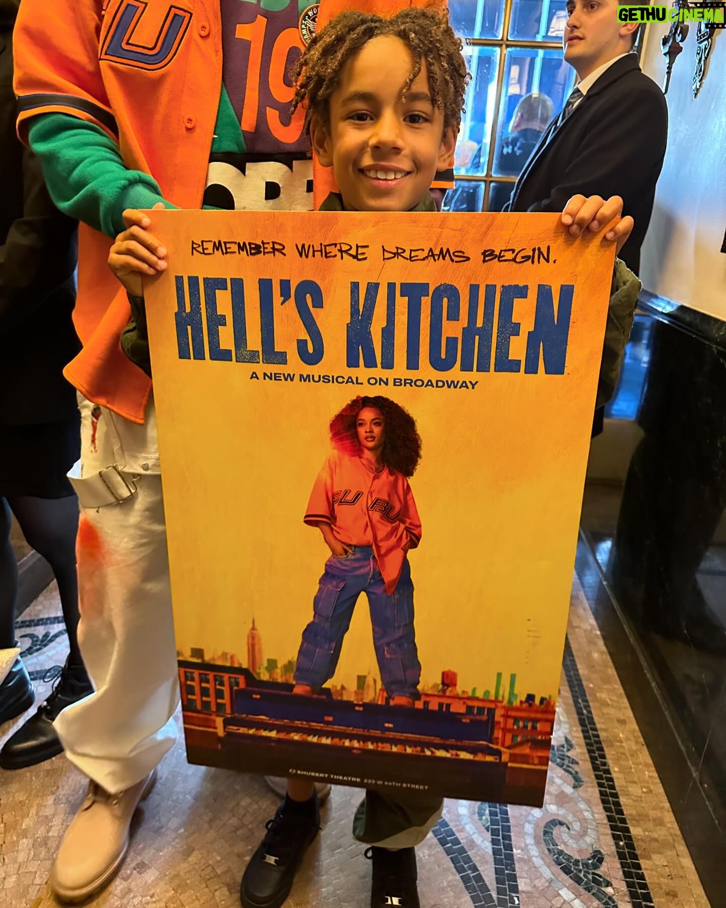 Alicia Keys Instagram - Hell’s Kitchen OFFICIALLY opened on Broadway last night and I’m still feeling the buzz. Grateful and in awe of this amazing show!!! I’m normally not a crier but last night got me haaa!! I don’t even have the words… just know this show will change you @HellsKitchenBway 💛💛💛 It’s so amazing to a have New York story right in the heart of NY Thank you deeply for all the love, connection and excitement for this show!! There is magic in the air ✨✨✨✨✨✨✨