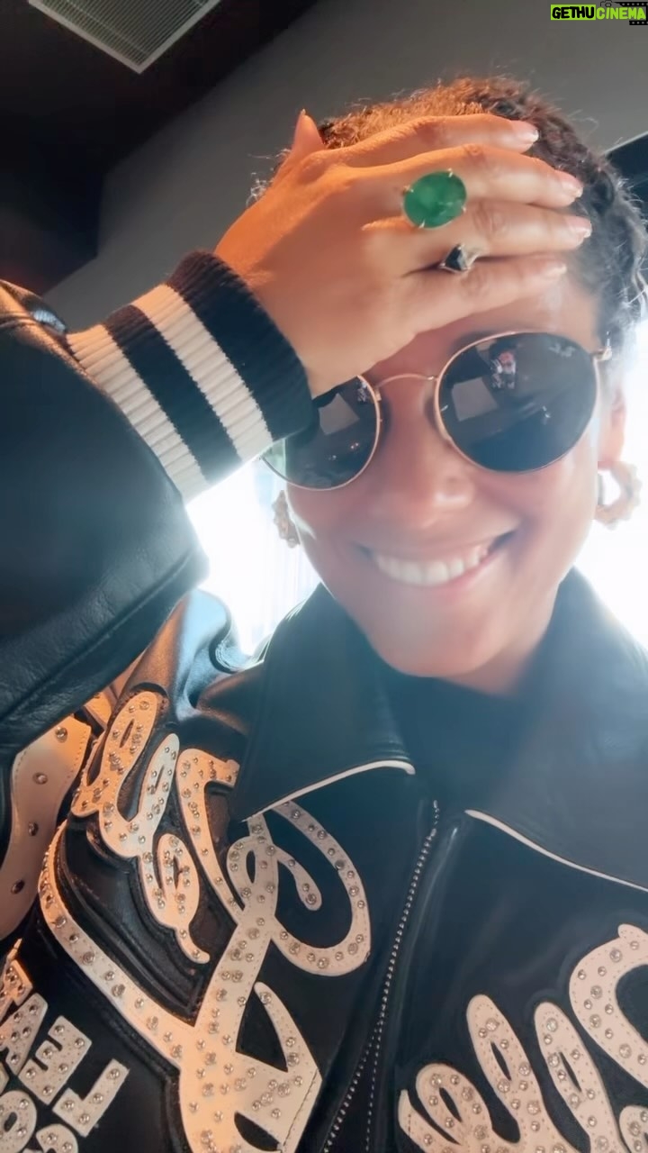 Alicia Keys Instagram - Still not over this @shobean‼️‼️‼️The cast album is going to be 🤯🤯🤯 @hellskitchenbway 🚨🚨🚨🚨