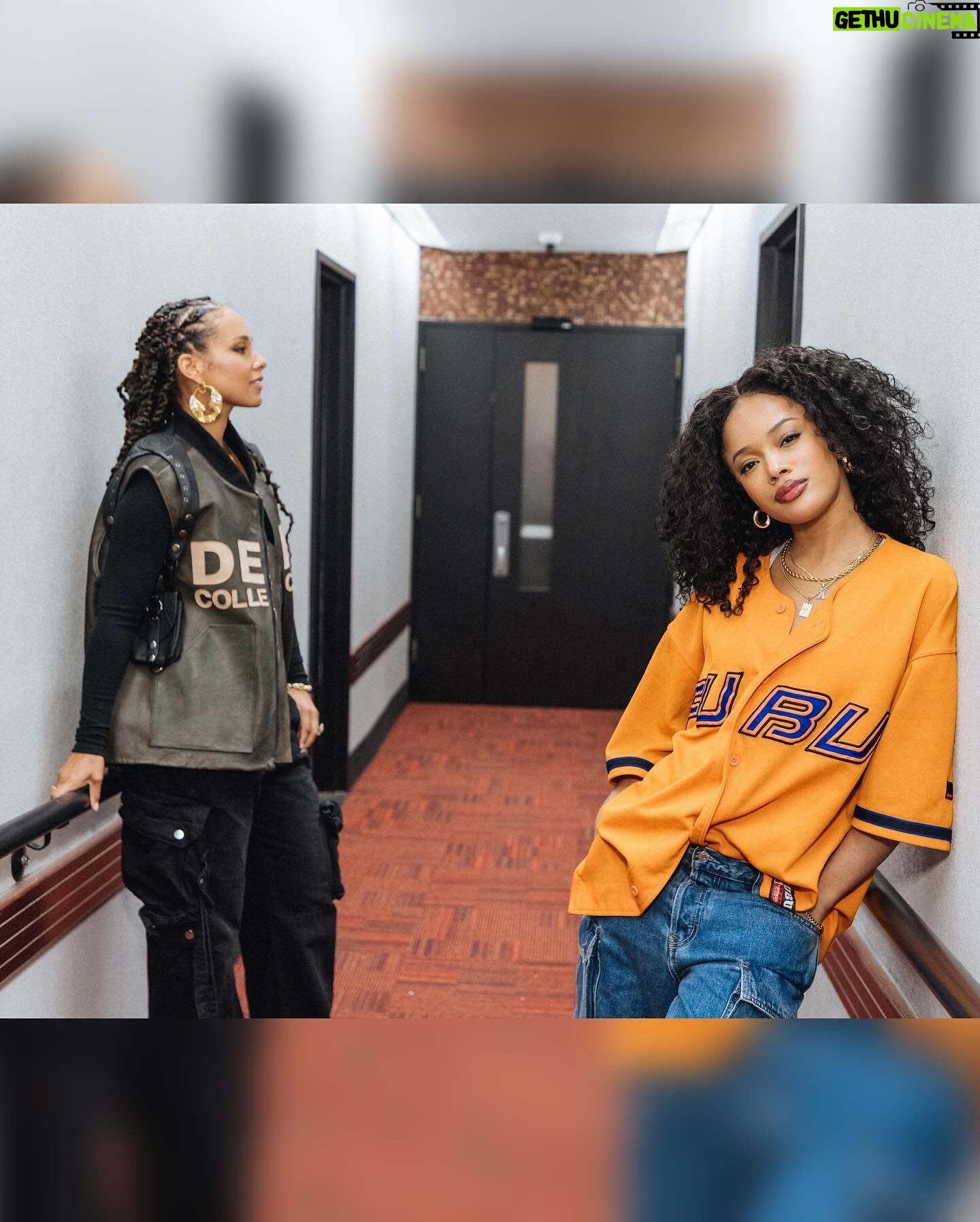 Alicia Keys Instagram - Hell’s Kitchen takes place in a building named Manhattan Plaza and we shot the Kaleidoscope music video at the real place where I grew up 🤯🤯🤯💙💙💙 What was so special about this building is that it’s the only one of its kind. With affordable housing for artists. So, everyone who lived there was a poet, a composer, a playwright, a violinist, an artist. The Ellington Room was where I did all my piano recitals as a girl. At the time, I would’ve never imagined this building held the experiences to one day create a Broadway play! Sometimes everything we’ve been waiting for is not as far as we think. This building was magical and so is this show! Get your tickets to @HellsKitchenBway 💛💛💛 This story will touch you! I promise! #RememberWhereDreamsBegin