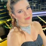 Alicia Machado Instagram - Mi #TBT no tan viejo ! Esto es el #realityshow número uno ☝🏻 de la televisión hispana #LCDlf por @telemundo @telemundorealities Mi participación como panelista ! Para los fans del show ! Sorpresas Pronto 🔜 nos vemos en la casa más famosa de la televisión 📺 #actresslife #showbiz #realityshow #tvshow