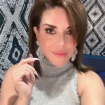 Alicia Machado Instagram - Mi gente ! Ya tienen mi exclusiva paleta 🎨 de maquillaje ? #makeupcollection by @machadooficial @rubyy_vargas @rv_cosmetics available now #shopping #ahoppingonline Una tarde ⏰ de trabajo 👩‍💻 Creatividad y cariño 🥰 Mi #makeup #makeupartist #makeuppalette Nos vemos en @encasacontelemundo @telemundorealities @telemundo