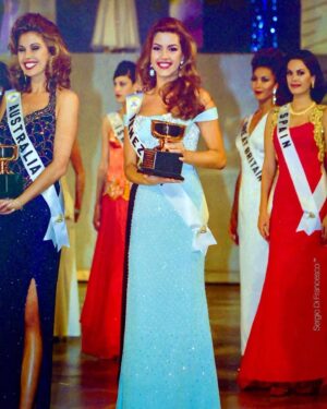 Alicia Machado Instagram - Gracias 🙏🏻 Por recordarme siempre! Y ahora mas Serena pero mas consciente y presente 💝 que nunca! Un gran #tbt❤️ @machadooficial @missuniverse Repost from @mvlanuevaera
•
Happy birthday to one of the most popular @missuniverse ever! @machadooficial 

Yoseph Alicia Machado Fajardo; born December 6, is a Venezuelan-American actress, TV host, singer and beauty queen who was Miss Venezuela 1995 and then Miss Universe 1996. She was the fourth woman from Venezuela to be named Miss Universe.

Feliz cumpleaños te deseamos el equipo y los seguidores de @mvlanuevaera 
¡Que los cumplas feliz!

Picture by @sergiodifrancesco_photo 
#mvlanuevaera #missvenezuela #aliciamachado #missuniverso #missuniverse #birthday #birthdaygirl #miami #florida #style #nature #actress #actor #actorslife #mvlatalent #photography #losangeles