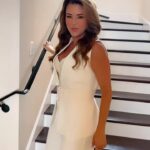 Alicia Machado Instagram - Feliz y agradecida 🤩 con mi equipo que vamos 👏🏻 paso a paso logrando el equilibrio ideal ! My suit by @gablesfancycorner my shoes 👠 by @iamdanielauribe el top by @houseofzil As a #businesswoman My look 👀 siempre @benditoclosetstyle gracias una producción para #aliciamachadodietplan #proteinshake @evilabsusa