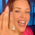 Alicia Machado Instagram - Diamonds are the girl’s best friend! Nothing can make a Lady fall in love more than a Diamond! Thank you so much 😊 for this amazing present 🎁 @sellerofjewels El mejor amigo de una mujer un hermoso Diamante 💎 #jewelry #diamonds #gifts #california #presents #love #couplegoals #engagement #engagementrings #shoppingonline 💎🎁💎💍💎💍💝💐🎁