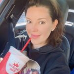 Alicia Machado Instagram - Buenos días ☀️ mis amores! No hay nada que un buen #proteinshake no pueda aliviar! Con energía y positivismo a salir 🏃‍♀️ a la calle a vivir y ya está ! @smoothieking i love it 🥰 #aliciamachadodietplan #healthylifestyle #healthyfood #actresslife