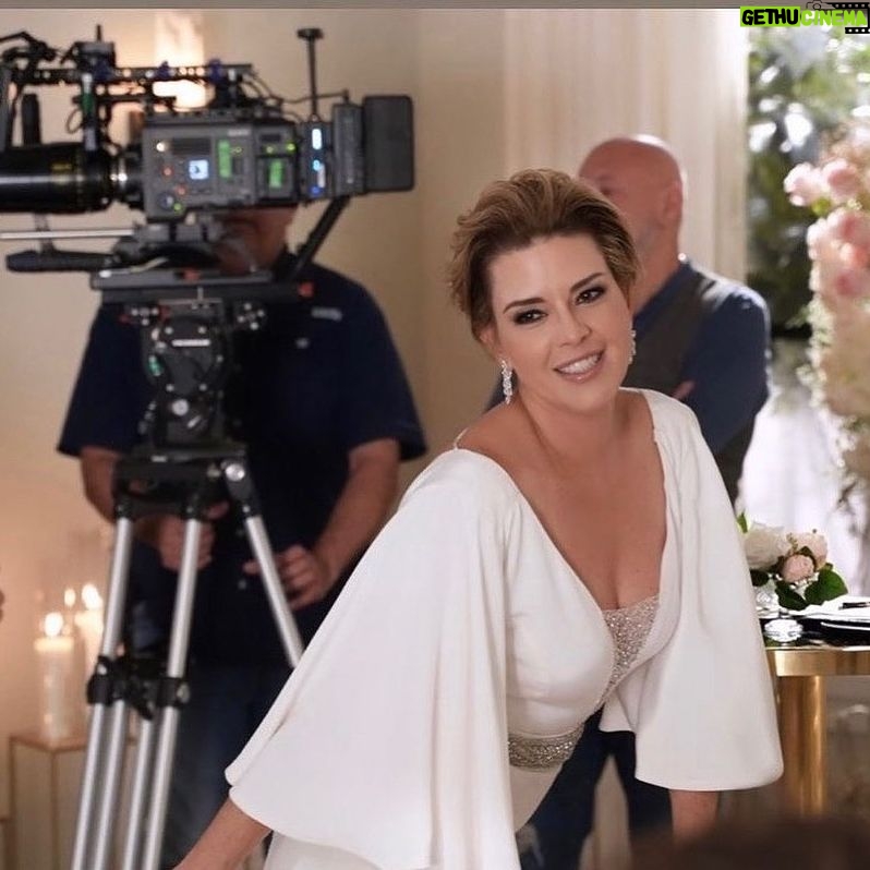 Alicia Machado Instagram - Si te perdiste algún episodio de #JuegoDeMentiras, entra ya al canal de YouTube @youtube Telemundo-Novelas y mira la semana de estreno en 15 minutos 🍿📺 Ponte al día con el resumen de los primeros 4️⃣ capítulos para que sigas disfrutando de esta súper serie #Repost from @telemundoseries • Feliz fin de semana les desea la senadora Edwards 🤍 ✨ ¿Quiénes están disfrutando de ella cada noche en #JuegoDeMentiras? No te la pierdas de lunes a viernes a las 10PM/9C por Telemundo. #JDM