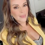 Alicia Machado Instagram - Quiero felicitar a todos los padres y amigos que nos rodean ! A mis fans que son buenos padres amorosos y comprometidos con la bendición de criar buenos seres humanos! feliz día del padre 👨 happy Father’s Day 🙏🏻♥️♥️🌹♥️🎈🎁🙏🏻☀️🌹