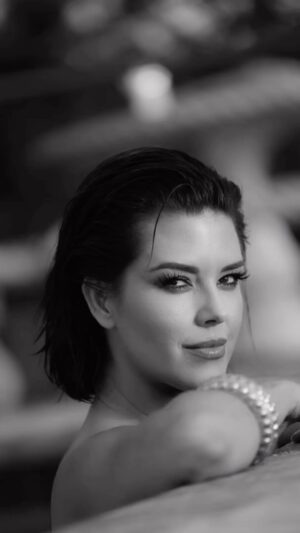 Alicia Machado Instagram - Todo bien 🙂 todo en orden todo en paz ☮️ 
Mis amores 😘 hoy agradezco mi vida mis Alegrías , mis triunfos y derrotas ! Hoy soy guerrera y mañana la mamá 👩 la hija , después soy la actriz 🎭 que estudia su trabajo , después voy a pagar la luz 💡 y luego soy la amiga y la amante ! En fin ! Una chica normal ! Bendecida con oportunidades y el amor de muchos y de mis seres queridos ! Durante mi vida pública siempre el miedo me a hecho  sufrir 😩 pero ya no mas ! Soy fuerte 💪🏻 y por la verdad murió Jesús! Mi corazón libre de rencor ! Good night 🌙😘 
Series #juegodementiras 10 pm 🕙 9C todas las noches por @telemundo @telemundoseries
