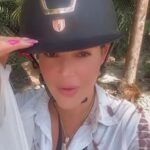 Alicia Machado Instagram - Muy feliz de venir juiciosa a mis clases de equitación con los mejores @4x4stables a ver cómo me va hoy ? 🐎🐎🐎😍🥗🙏🏻🐎💭🎥🔜feliz fin de semana!