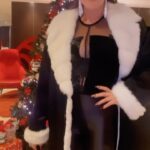 Alicia Machado Instagram - Me siento exquisita y segura , joven y activa , más que preparada! Enfocada y sin deberle nada absolutamente nada a la vida ! Sin perdones que ofrecer y menos culpas que cargar ! Me siento actualizada y versátil , completa y en el mejor momento de mis sueños convertidos en realidades por lograr, me siento capaz y también siempre vulnerable a las mieles del amor 🥰 y a las desilusiones de la vida pero aún así más lista ✅ que nunca! Feliz año 🎊🎆🎈 #2023 Prosperidad de alma y corazón ♥️ Bienvenido 🙏🏻 sea el mejor año de mi vida !