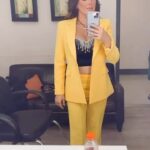 Alicia Machado Instagram - Mi gente feliz de pasar la tarde con ustedes @sientesequienpueda siguiendo mi corazón ♥️ Yo sigo mi camino , transitando por lo que la vida me presenta con la frente en alto y mis objetivos más claros que nunca ! Bendecida de poder seguir aprendiendo y levantándome con más fuerza y sobre todo mas paz ☮️ que nunca ! Feliz tarde ⏰ mi gente linda de @univision @uninovelas @sientesequienpueda Mi look siempre by @benditoclosetstyle @pinkapple_dresses