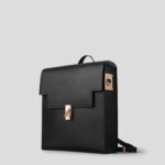 Alicia Silverstone Instagram - **GIVEAWAY** I absolutely love this bag by @fridarome! The WEEK/DAY convertible tote / backpack I’m wearing is made from supple & durable cactus leather with a smooth, microfiber suede interior. This boutique British brand's craftsmanship is just beautiful; the perfect bag for making a statement at meetings or for those days when you have a bit more to carry, like your laptop, or for the new academic year. Every time I wear it, I get so many compliments! And the team @fridarome are exclusively offering one of my Instagram followers the chance to WIN their very own WEEKDAY bag! To Enter: Follow @fridarome Sign up to FRIDA ROME’s newsletter (via link in their bio) Plus, an additional entry for a repost on your story and tagging both @fridarome and @aliciasilverstone Entries close: 12th Sept 2023 One winner will be notified by email from FRIDA ROME on: 14th Sept 2023 Good luck xoxo #giveaway #befridarome #veganluxury