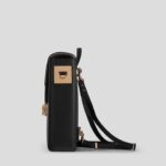 Alicia Silverstone Instagram - **GIVEAWAY** I absolutely love this bag by @fridarome! The WEEK/DAY convertible tote / backpack I’m wearing is made from supple & durable cactus leather with a smooth, microfiber suede interior. This boutique British brand's craftsmanship is just beautiful; the perfect bag for making a statement at meetings or for those days when you have a bit more to carry, like your laptop, or for the new academic year. Every time I wear it, I get so many compliments! And the team @fridarome are exclusively offering one of my Instagram followers the chance to WIN their very own WEEKDAY bag! To Enter: Follow @fridarome Sign up to FRIDA ROME’s newsletter (via link in their bio) Plus, an additional entry for a repost on your story and tagging both @fridarome and @aliciasilverstone Entries close: 12th Sept 2023 One winner will be notified by email from FRIDA ROME on: 14th Sept 2023 Good luck xoxo #giveaway #befridarome #veganluxury