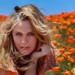 Alicia Silverstone Instagram - I love seeing the beauty of spring sprinkle in 🌷☀️ even though I can’t believe it’s already here 😳🤦‍♀️🤷‍♀️🥰 📸: @kristinburnsstudio
