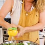 Alicia Silverstone Instagram - For everyone that’s hosting a BBQ this weekend, here’s a fun video I made to inspire all your yummy dishes! We had the best time…maybe I’m starting a new cooking series 😂#CookingChaosWithAlicia 🤪🧑‍🍳🥗
