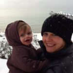 Alicia Silverstone Instagram - Look what popped up on my phone 🥹 Sweet little Bear! 💙 I love our winter memories 🤗⛄️❄️ #mondaymemories